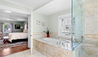 51 Ayrault St, Newport, RI 02840