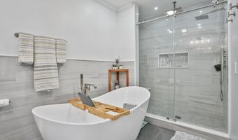 53 Clearview Dr, Brookfield, CT 06804