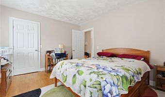 6 Wilson St, Bristol, RI 02809