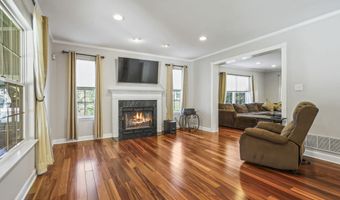 6 Huckleberry Ln, New Egypt, NJ 08533