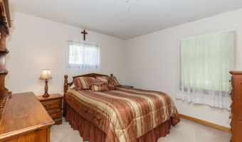 21 Bethpage Dr, Bethel, CT 06801