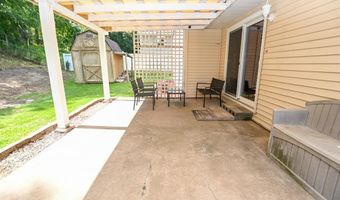 508 Rosemary Ln, Anamosa, IA 52205