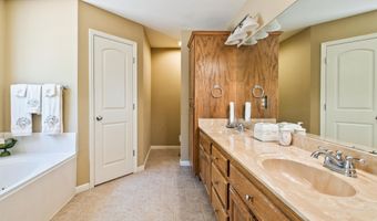 3270 Clover Hill Ln, Benton, AR 72015