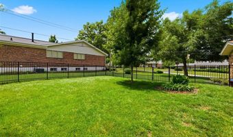 409 Mayfair Dr, Ballwin, MO 63011