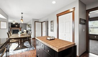 2723 4th Ave SE, Altoona, IA 50009
