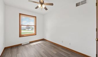 13294 212th Ave, Anamosa, IA 52205