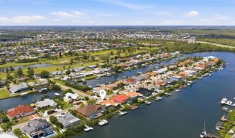 831 CHIPAWAY Dr, Apollo Beach, FL 33572