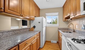 405 Timber Ln 405, Canton, CT 06019