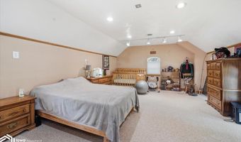 922 3rd Ave, Ackley, IA 50601