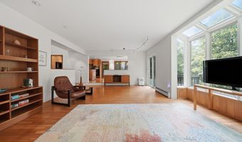 10 Eaton Rd, Amherst, NH 03031