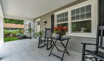 8 Imperia Pl, Aberdeen, NJ 07747