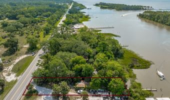608 Highway 98, Apalachicola, FL 32320