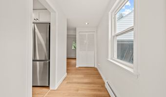 18 Grove Rd, Cromwell, CT 06416