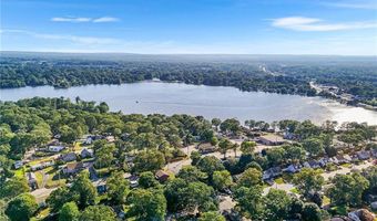 62 Pembroke Ln, Coventry, RI 02816