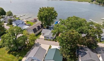 6731 Campau Lake Dr SE, Alto, MI 49302