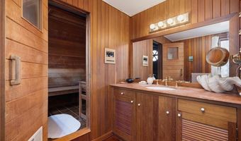 4 Hunter Ave, Newport, RI 02840