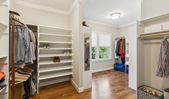 2354 N QUEBEC St, Arlington, VA 22207