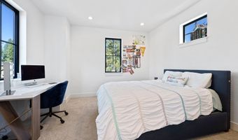 3076 NW Blodgett Way, Bend, OR 97703