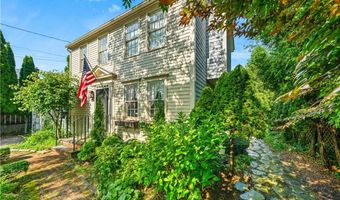 128 Eustis Ave, Newport, RI 02840