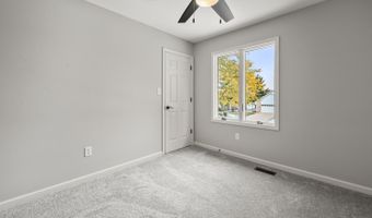 17 Pine Grove Dr, Batesville, IN 47006