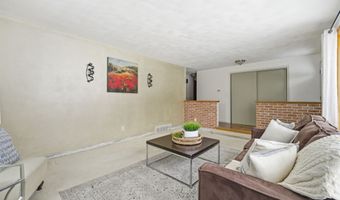 3145 N MORRISON St, Appleton, WI 54911