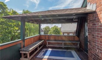 17 Lincoln St, Newport, RI 02840