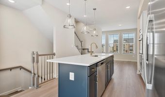 7249 MOUNTAINEER Dr, Alexandria, VA 22306