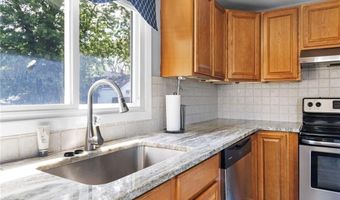 794 Main Ave, Warwick, RI 02886