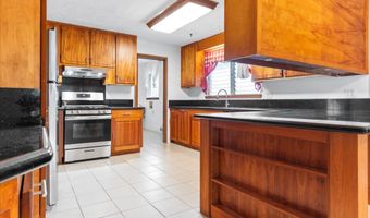 1531 MAUNAKAI St, Hilo, HI 96720