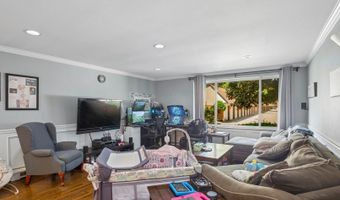 1217 S Old Wilke Rd 101, Arlington Heights, IL 60005