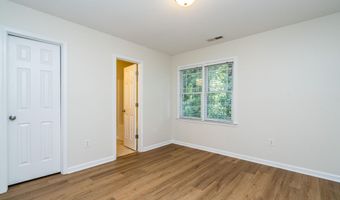 1010 Mica Lamp Ct, Apex, NC 27502