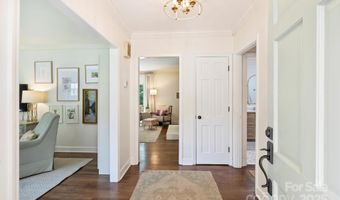 7022 Lancer Dr, Charlotte, NC 28226