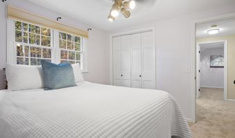 10 Barrington Dr, Bedford, NH 03110