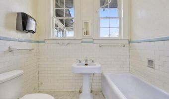 125 Court St, Bay St. Louis, MS 39520