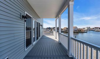 42 Carlyle Dr, Bayville, NJ 08721