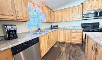 9 Commodore Dr, Biddeford, ME 04005