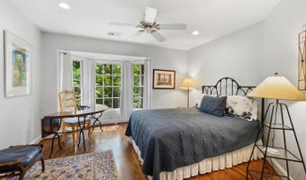 9209 TOWN GATE Ln, Bethesda, MD 20817