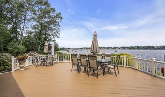 99 Holly Ln, Bayville, NJ 08721