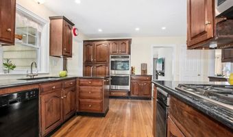15 Devonshire Dr, Darien, CT 06820