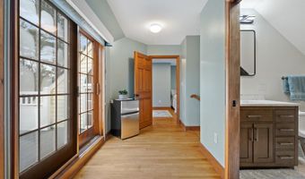 43 Darling Parke Dr, Bangor, ME 04401