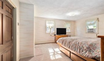 20 Adirondack Dr, East Greenwich, RI 02818