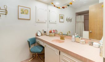 424 Fairlane Dr, Alma, MI 48801