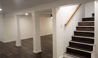 6 Old Pound Hill Rd, North Smithfield, RI 02896