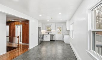 4 Rainbow Trl, Alloway, NJ 07422