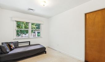 6916 PACIFIC Ln, Annandale, VA 22003