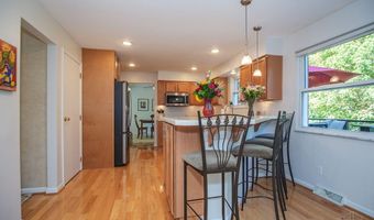 8069 Ashgrove Dr, Anderson Twp., OH 45244