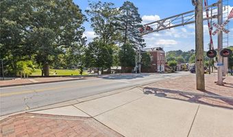 226 Old Canton Cir, Ball Ground, GA 30107
