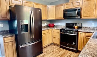 121 H Ave W, Albia, IA 52531