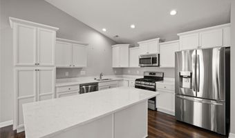 5841 SE 22nd Ct, Des Moines, IA 50320