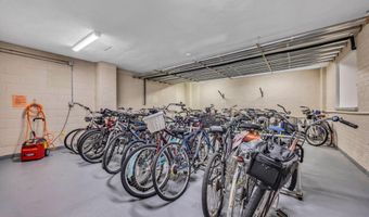510 Deal Lake Dr 6B, Asbury Park, NJ 07712